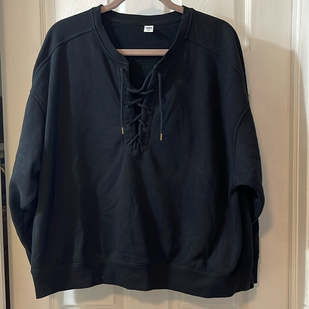 Women’s Lace Up crewneck